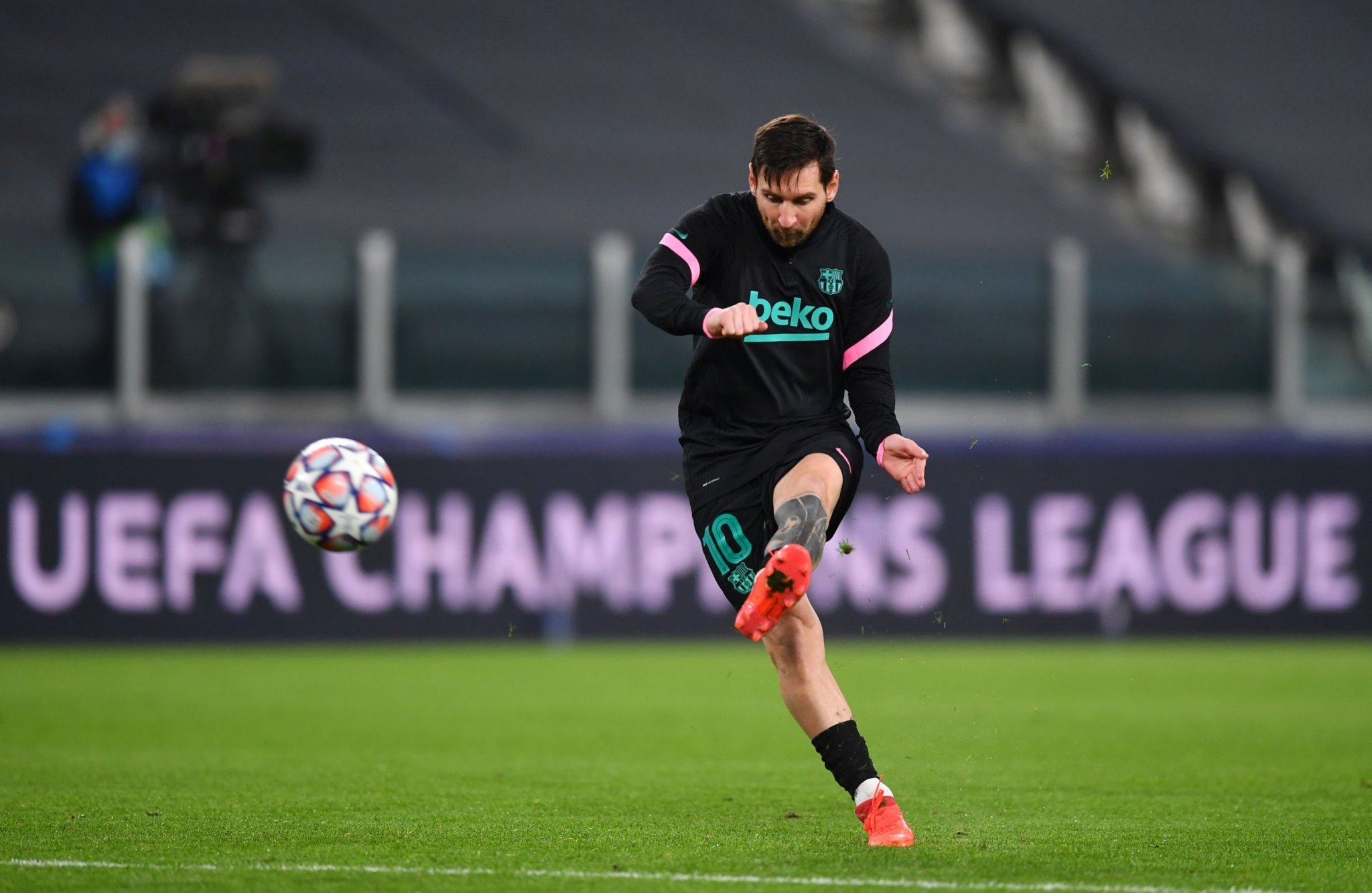 比赛中不仅 比赛中不仅